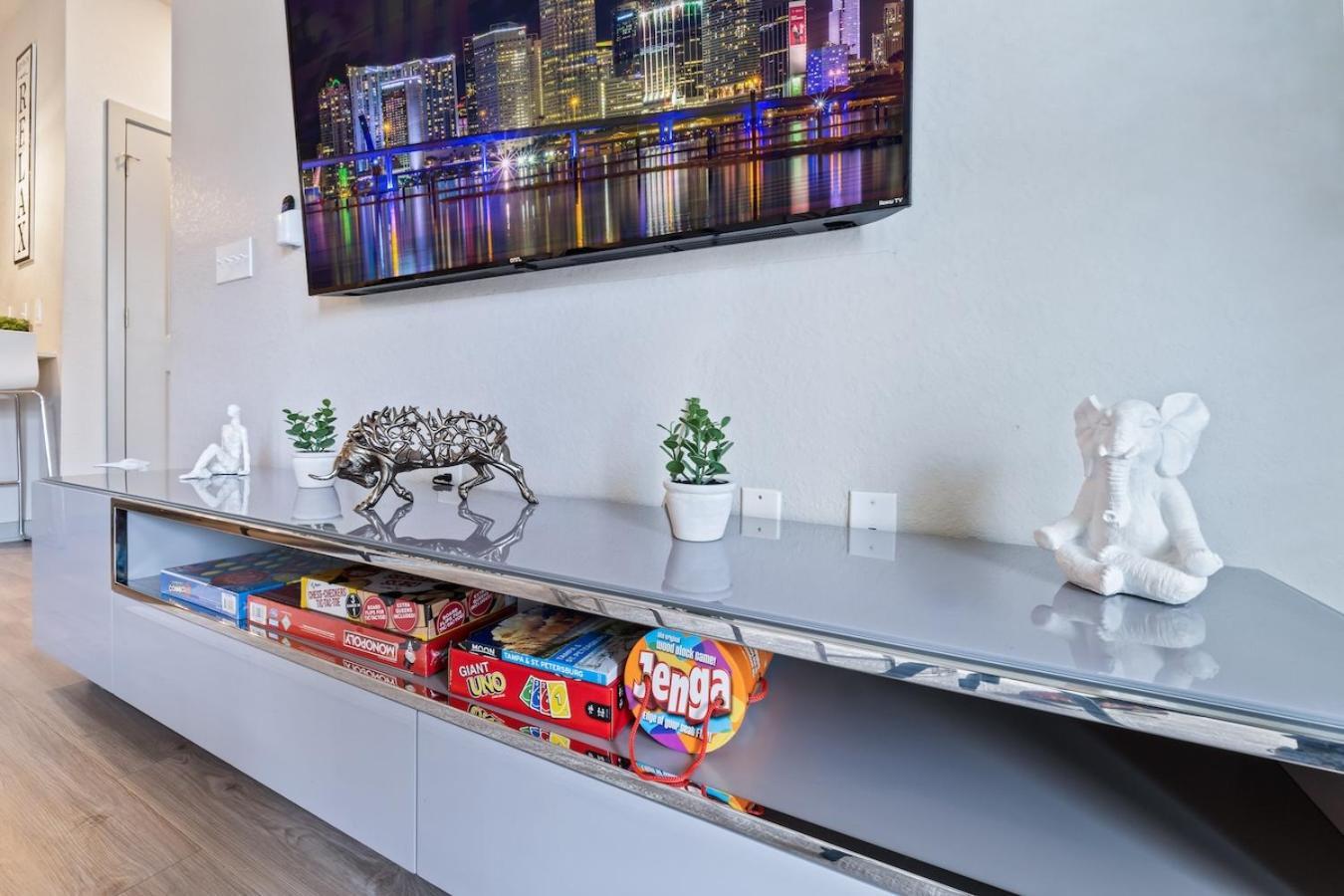 Tropicana Field 2 Bed In Dwtwn With Free Parking Apartment St. Petersburg Luaran gambar