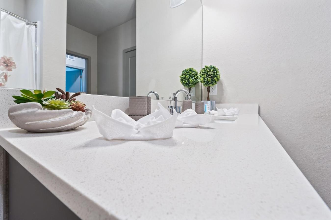 Tropicana Field 2 Bed In Dwtwn With Free Parking Apartment St. Petersburg Luaran gambar